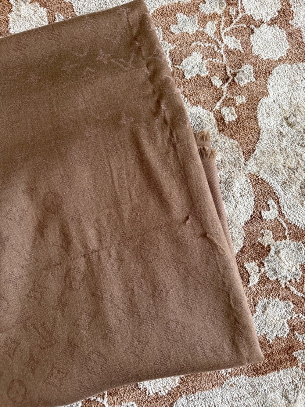 Louis Vuitton taupe Monogram large silk Shawl Scarf 57.5” x 53.5 - Picture 10 of 16